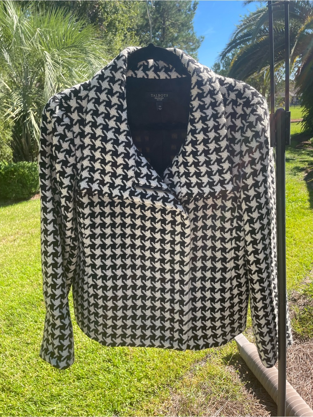 Ladies Talbots Black and White Houndstooth Blazer Size 14P